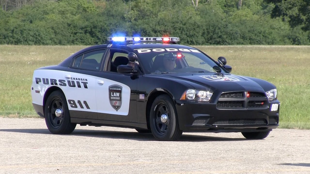 Policeman speed. Полицейский Додж Чарджер. Додж Чарджер полиция. Dodge Charger Police Interceptor. Dodge Charger 2018 Police.