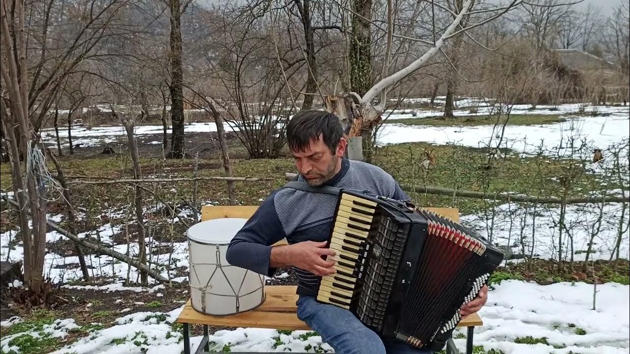 Аварские песни про маму. Старые аварские Певцы. Старинные аварские песни. Аварские мелодии без слов. Песня Закаталы Аварская.