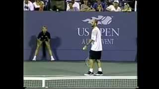 Agassi makes fun of Kucera