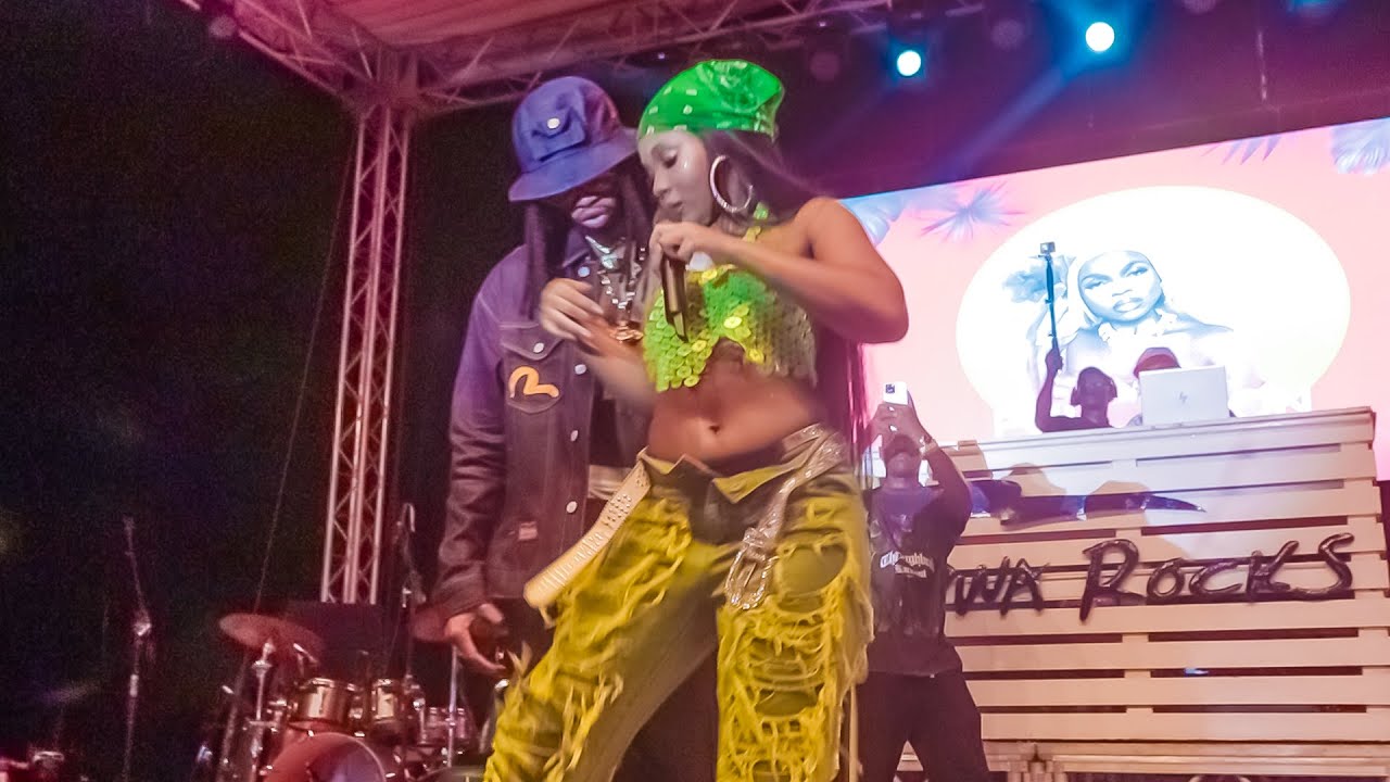 Diamond kwa Zuchu hana Ujanja Ona Alivuolegea akipewa miuno ya Kizanzibari