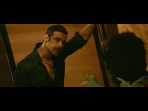 Hot Kissing Status John Abraham and kangna ranaut it shootout at wadala movie 720q mp4