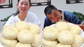 When I came back from hoeing  I changed my family to make steamed buns. All of them had thin skin a