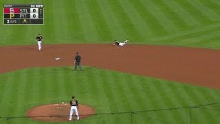 STL@PIT: Walker's diving play stops run from scoring Wealth