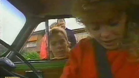 Neighbours - Charlene's last Scene ( Kylie Minogue )