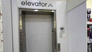 Economy GAL Glass Elevator At Duane Reade On 3 Av & E 53 St In East Midtown Manhattan NYC (7/8/2025)