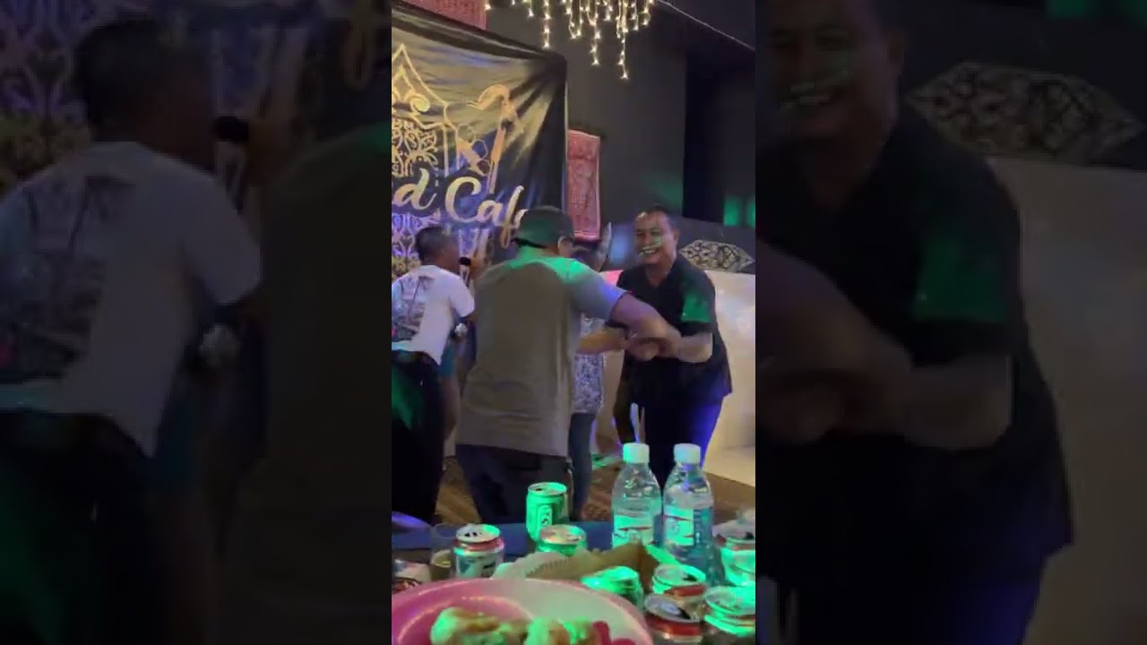 Alon Lupeng - Pala Sebingau showcase Legend Cafe Siburan