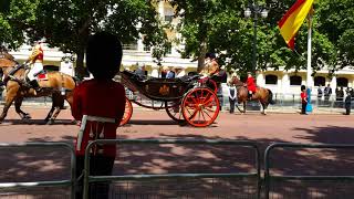 Queen Elizabeth II and the king of spain