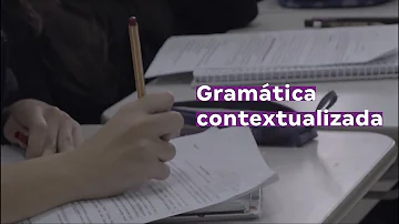 Como deve ser feito o trabalho de ensinar gramática na escola?