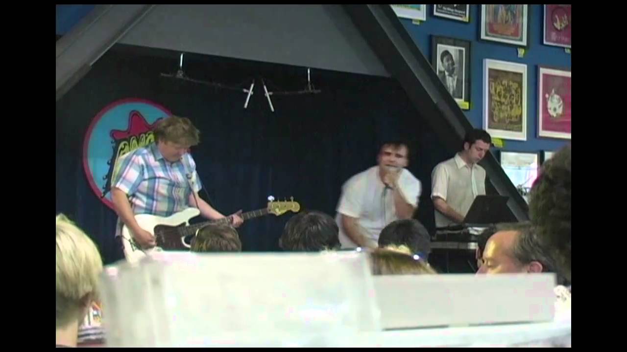 Future Islands - "Inch of Dust"