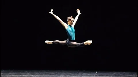 Marta Romagna, Zenaida Yanowsky & Roberto Bolle in Forsythe's "In the Middle, Somewhat Elevated"