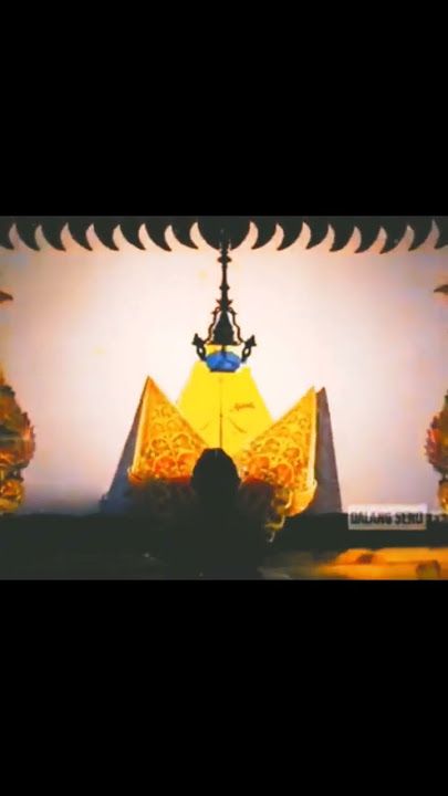 Gunungan tanda pembukaan pagelaran wayang kulit