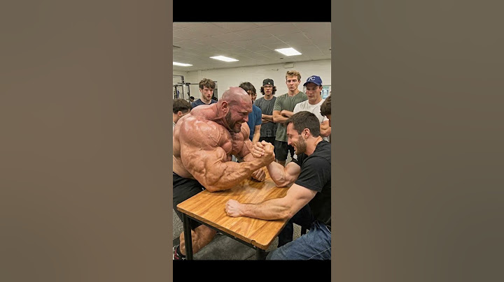 Professional bodybuilder vs amateur arm wrestler!