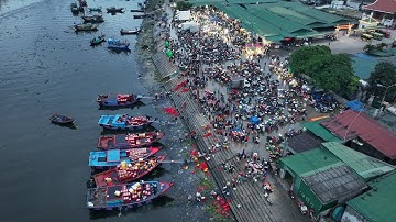 Chen chân săn hải sản tươi ở bến cá nức tiếng Cửa Lò