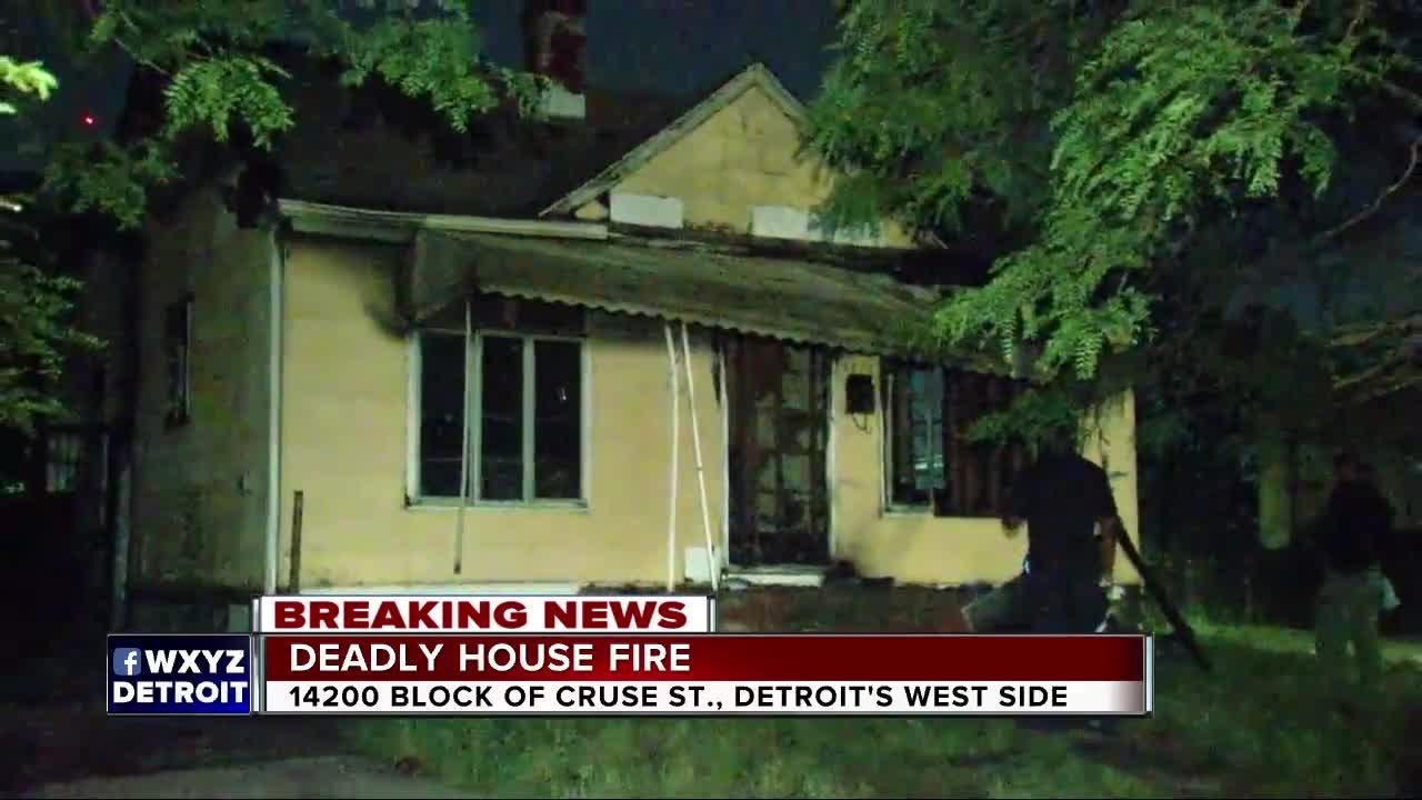 Man found dead in suspicious house fire in Detroit - YouTube