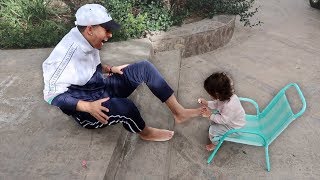 1 YEAR OLD DAUGHTER PAINTS HER DADDY'S TOENAILS!!! (THE CUTEST VIDEO EVER)