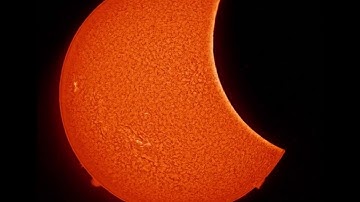 solar eclipse time-lapse using a hydrogen-alpha with a lunar occultation of sunspot 25-10-2022