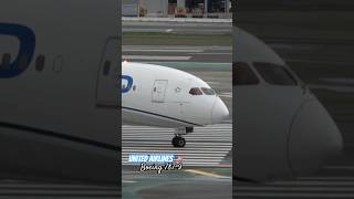 Up Close with a United Airlines Boeing 787 Dreamliner Departure at SFO