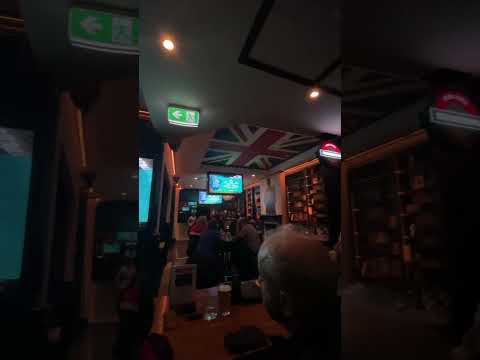 Auckland nightlife Fox