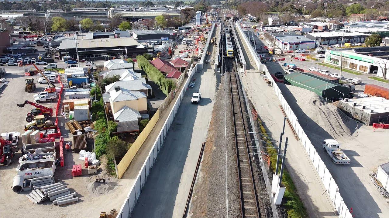The Lilydale Line. Lilydale Railway Overpass. Lilydale Station Pub. DJI Mavic Mini SE YouTube