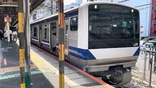 E531系0番台K460編成+E531系0番台K417編成が快速土浦行きとして松戸駅1番線を発車するシーン (1169M) 2025.8.28.13:32