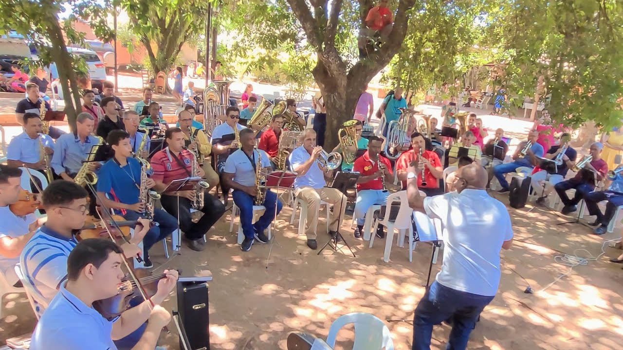 ALEGRIA CONTAGIANTE: IRMANDADE LOUVANDO A DEUS AO AR LIVRE (CCB)