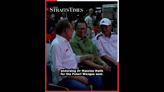Puad appears at PH event, sits next to Anwar Puad appears at PH event, sits next to Anwar