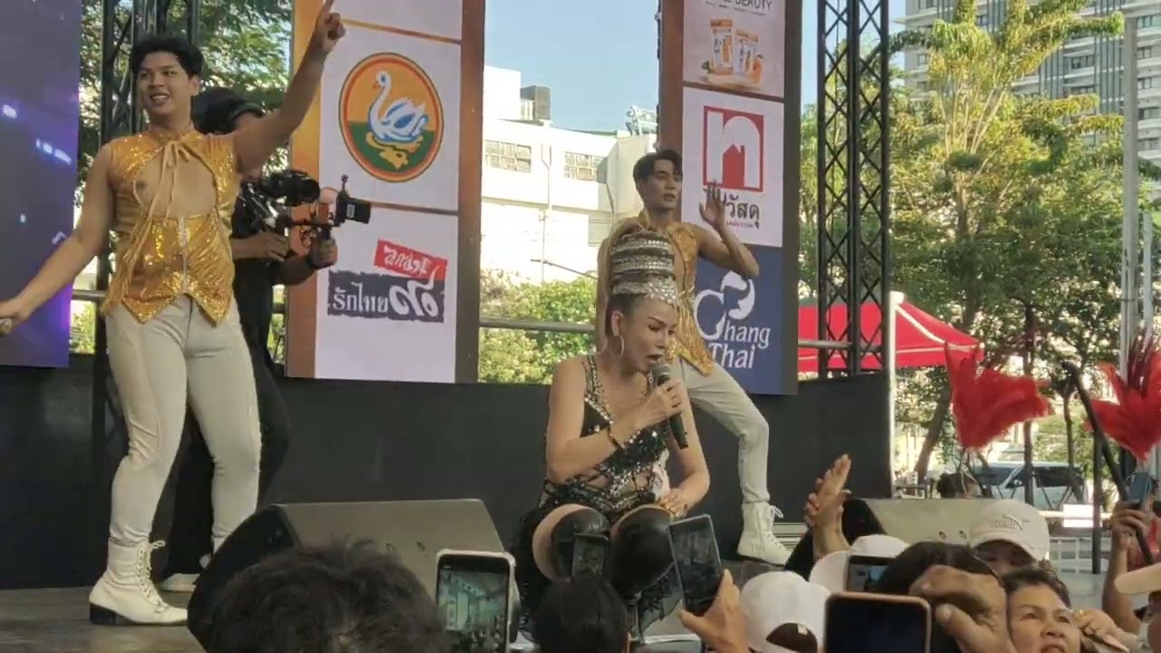 บังเอิญมันได้อ่ะ #บัวผันทังโส | งานคอนเสิร์ตลูกทุ่งสแควร์@สเตเดี้ยมวัน เขตปทุมวัน กรุงเทพฯ