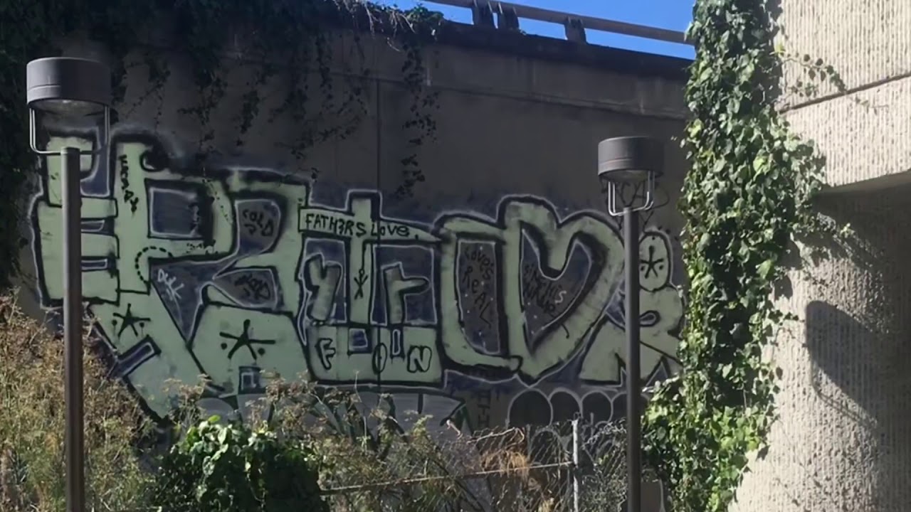 Friends or not (big red)