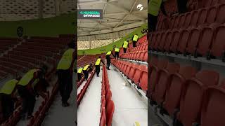 Así VERIFICAN el estado y ACOMODAN las BUTACAS en los ESTADIOS del MUNDIAL de QATAR 2022