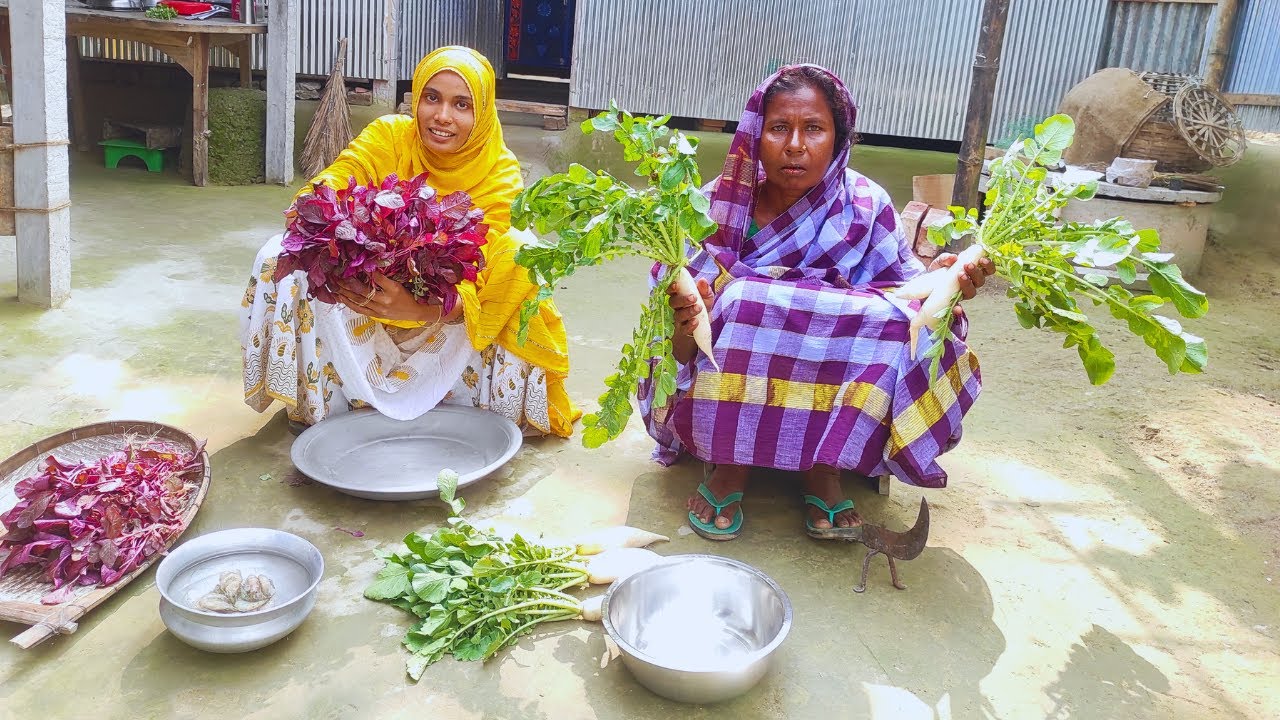 আজ দুপুরের জন্য তরকারি মূলা দিয়ে গলদা চিংড়ি মাছ রান্না ও লালশাকের ঝোল খুব মজা করে খাইলাম
