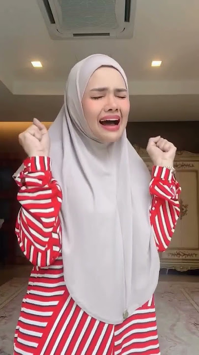 “Untuk perempuan yang gatal dengan laki orang, baik berambus!” - Zarina Zainuddin