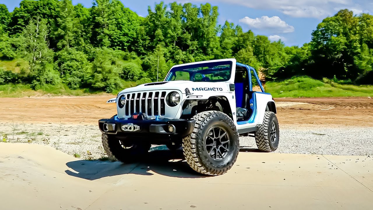 Jeep Wrangler Magneto | Electric with Manual Gearbox | Moab Easter Jeep  Safari - YouTube