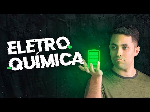 Vídeo: Qual é a carga do cátodo em uma célula eletroquímica?