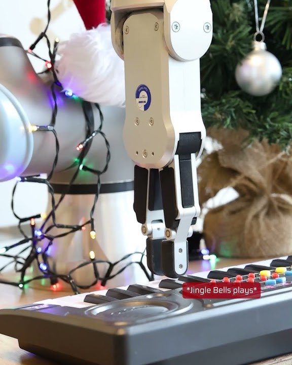Merry Christmas from the robots and people here at BILA 🎄#christmasautomation