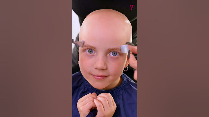 😢 A boy donated his long brown hair to a girl who lost her hair #shorts