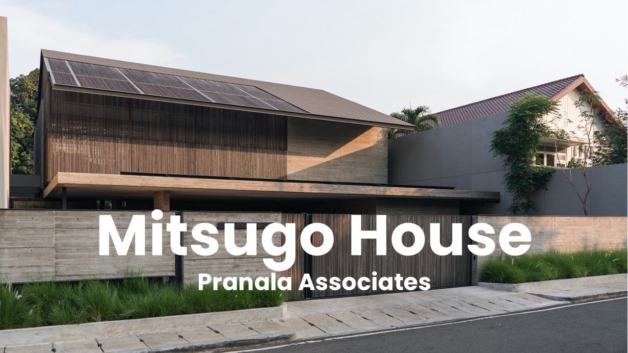 "Mitsugo House: Three Connected Living Spaces Bathed in Natural Light | Pranala Associates"