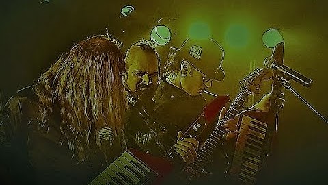Living in a Dream - PSEUDO ECHO - At Commercial Hotel