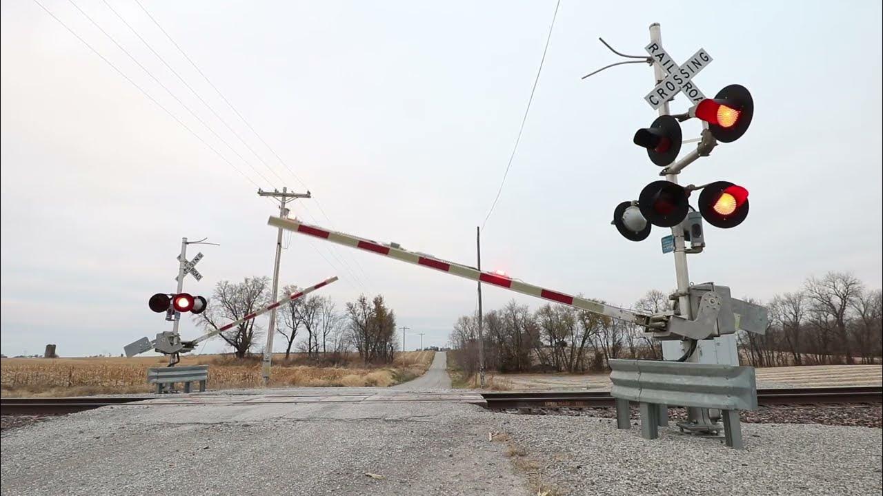 County Road 425 RR Crossing near Malta Bend, MO Union Pacific Manifest