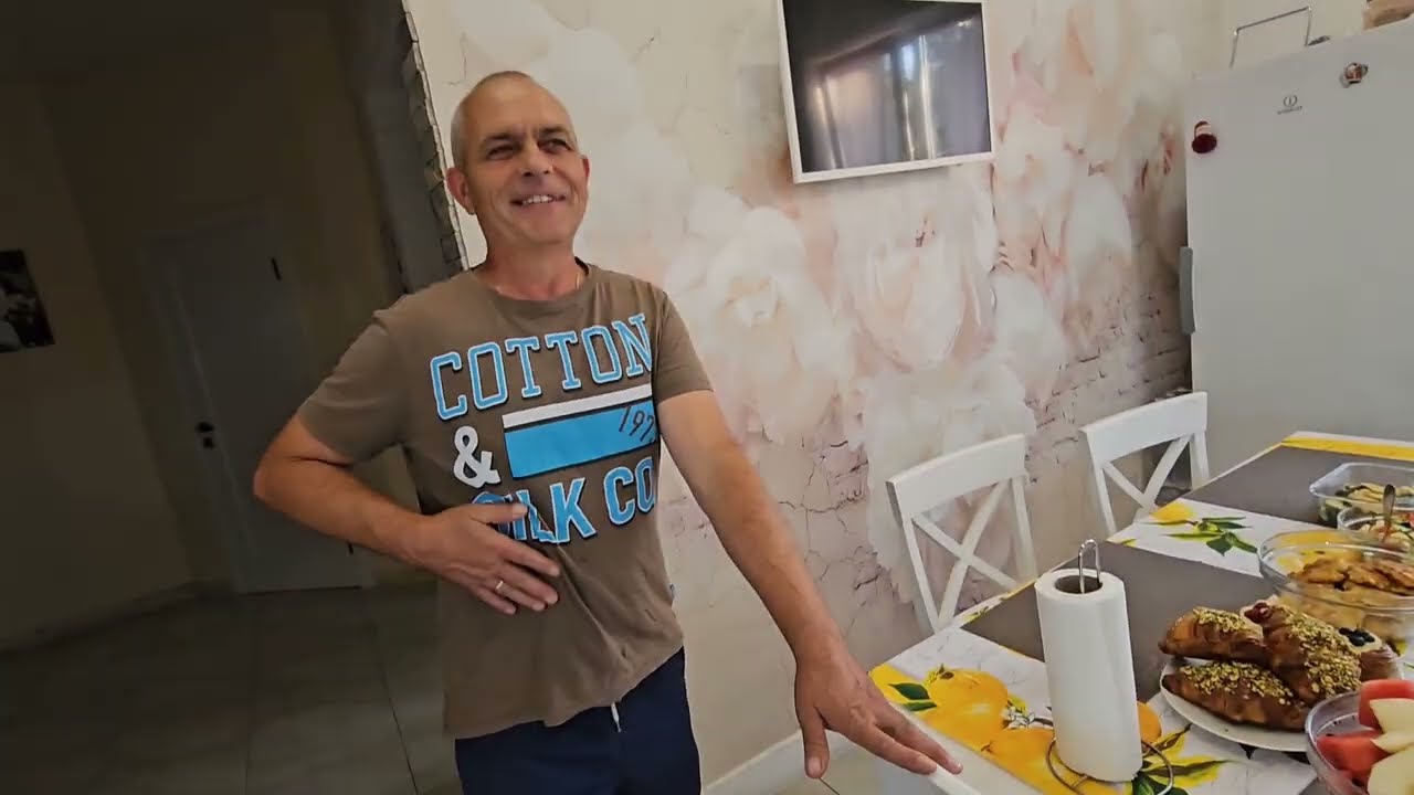 Привезли Выпечку ! Мама Приготовила Вкусный Обед 🥗! Продолжаем Кушать 