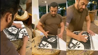 Salman Khan Amazing Live Painting in Just 2 Minute inside Bandra Galaxy House