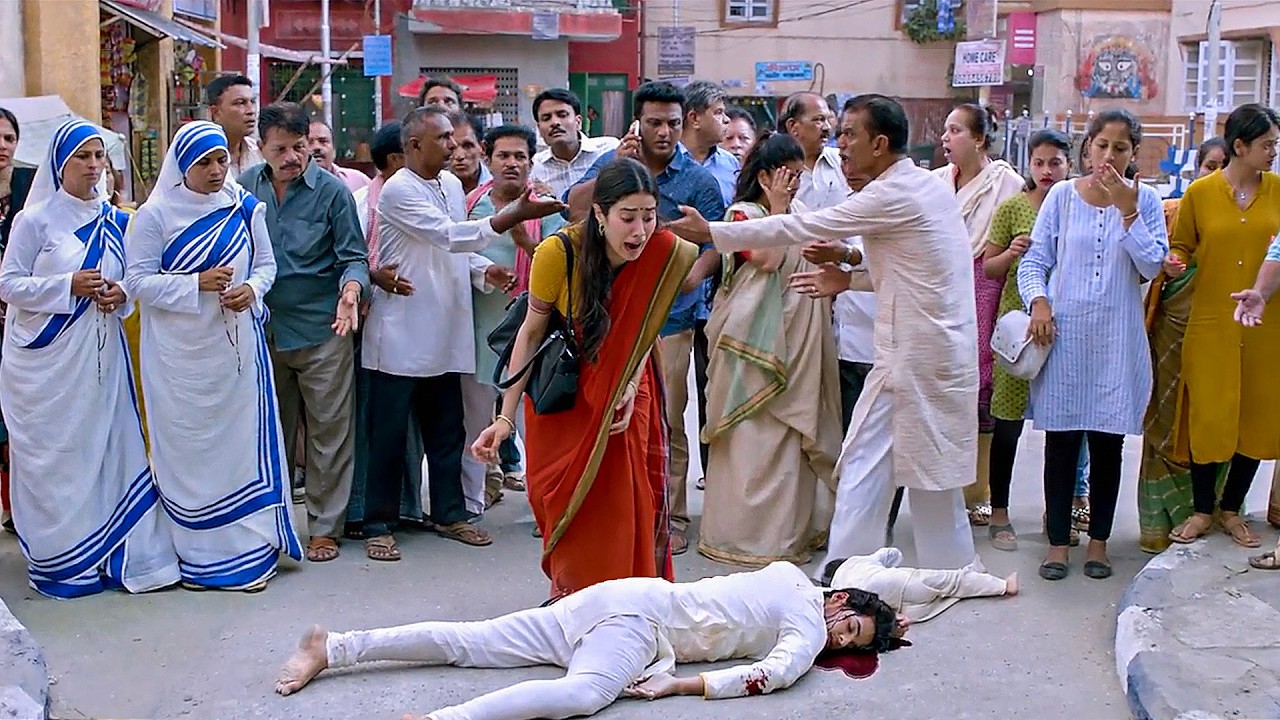 شاب حب بنت غنيه جدا لكن ابوها رفضه لأنه فقير فقرروا يهربو مع بعض لكن إنتقام الأب دمر كل شئ !