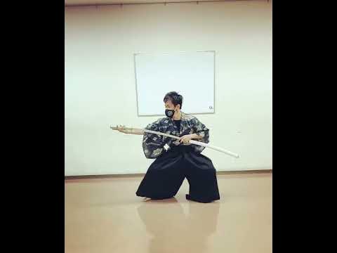 かっこいい抜刀納刀 曲抜き 山吹 Acrobatic Unsheathed Resheathed Katana Youtube