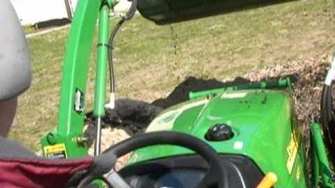 Spreading some more Mulch.MPG