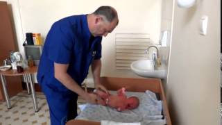 Doktordan Bebeğe Işkence Gibi Muayene