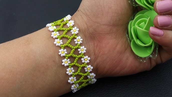 Beaded Daisy Bracelet: Seed Bead Daisy Chain Bracelet Tutorial 