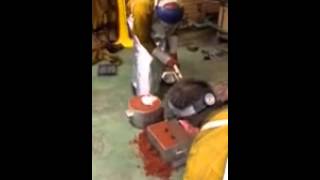 It260 Sand Casting Filling Molds Kuhn