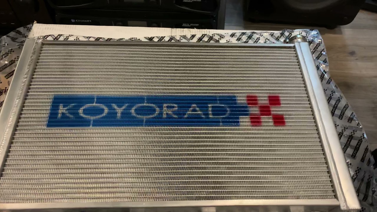 Closer look at the Flying Miata Koyo cross flow radiator for the NB Miata.