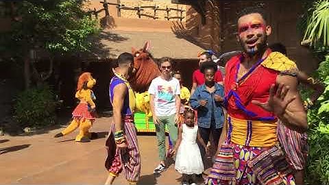 Timon’s MataDance - Lion King & Jungle Book Festival - @Disneyland Paris
