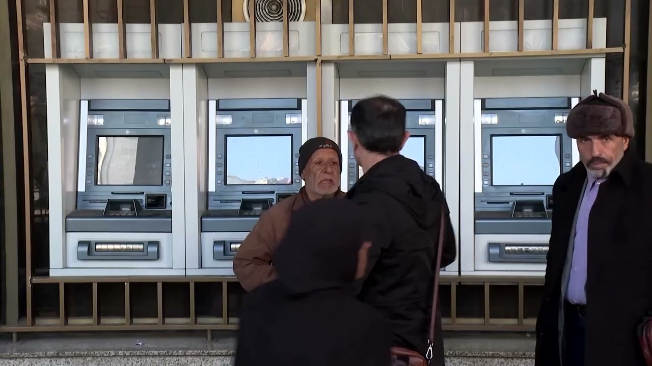 Syria launches banknote swap to revive economy | REUTERS