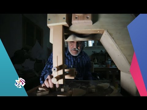 صباح النور نجار أردني يتحدى ظروفه بالفن والإبداع
